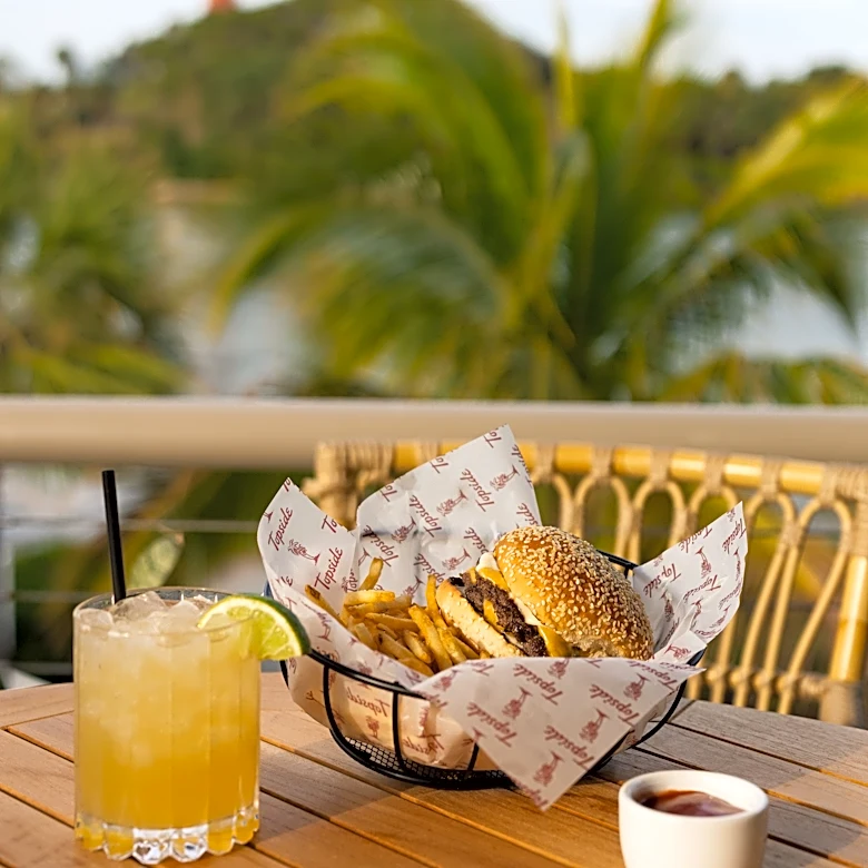 Score game day dining deals at these Palm Beach County restaurants