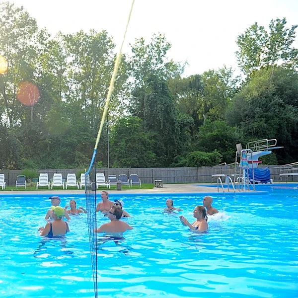 Florida HOA gives volleyball club daily pool access. Is it legal?