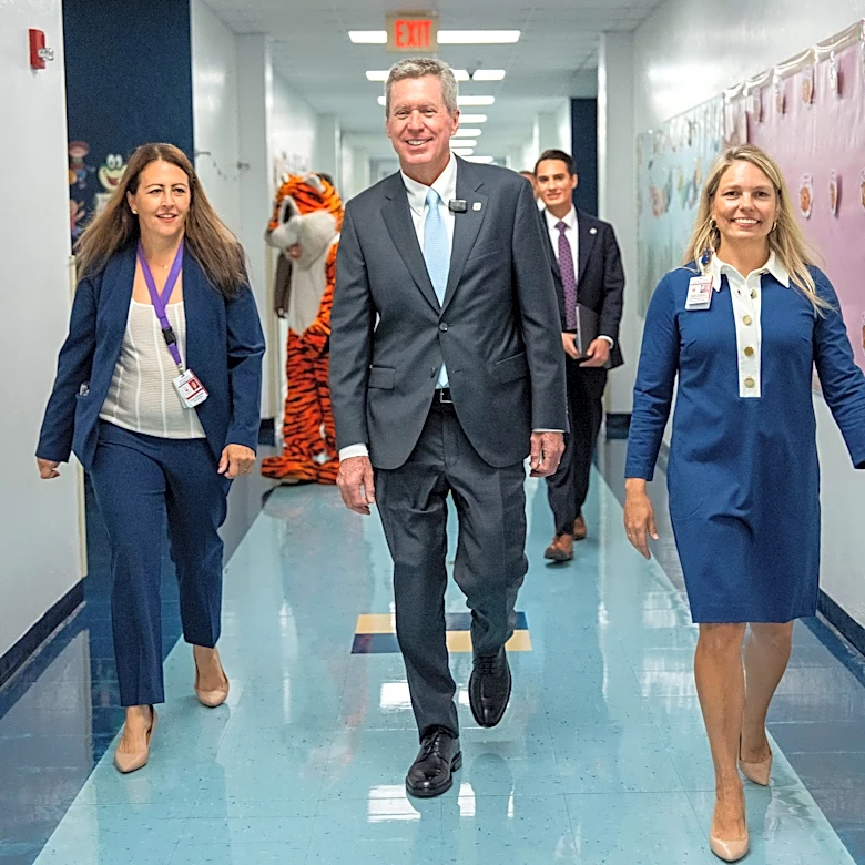 Palm Beach County school board OKs budget shaped by enrollment decline