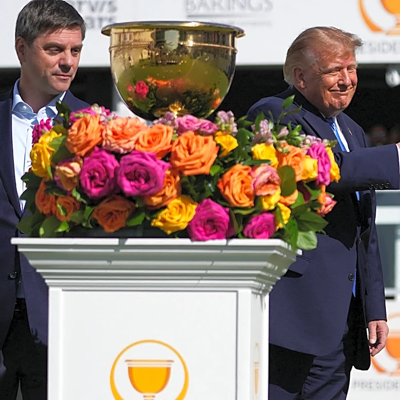 Donald Trump arrives at Medinah for final day of 2026 Presidents Cup