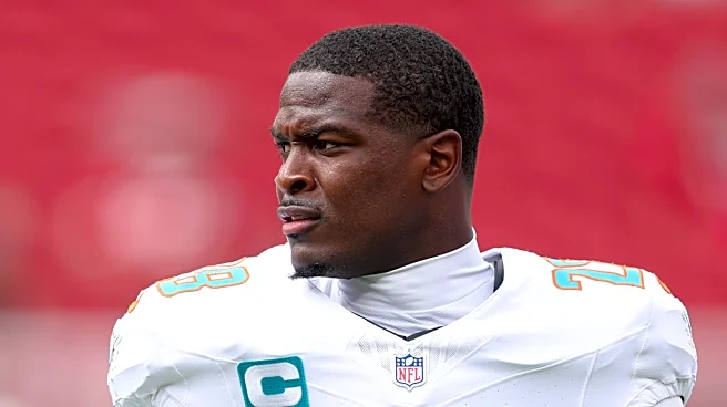 De'Von Achane injury update: Dolphins star RB limps off vs. Chiefs