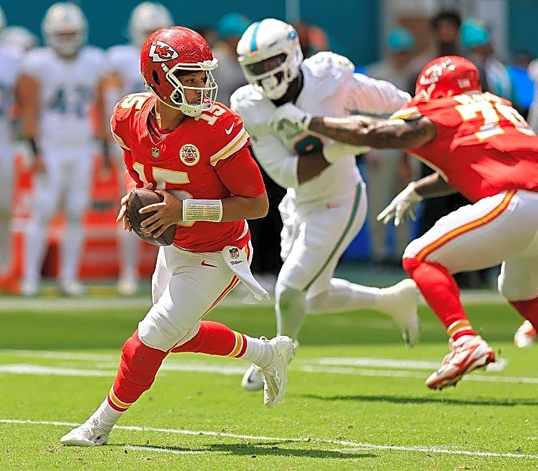 Did refs get Chop Robinson roughing penalty on Patrick Mahomes right?