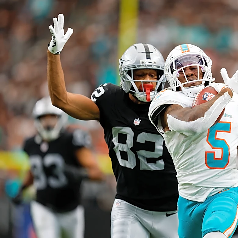 Dolphins' De'Von Achane out for season: Why Jaylen Wright gets edge
