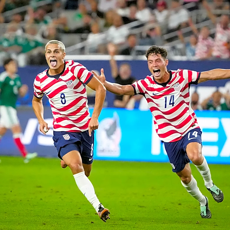 US soccer star makes history in blowout win against Mexico