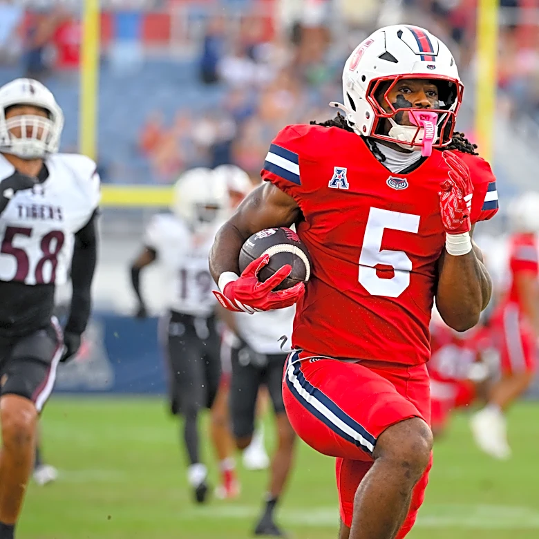 Two kickoff returns for touchdowns help FAU crush Texas Southern