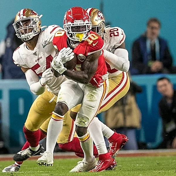 Tyreek Hill may be signing with the undefeated Kansas City Chiefs