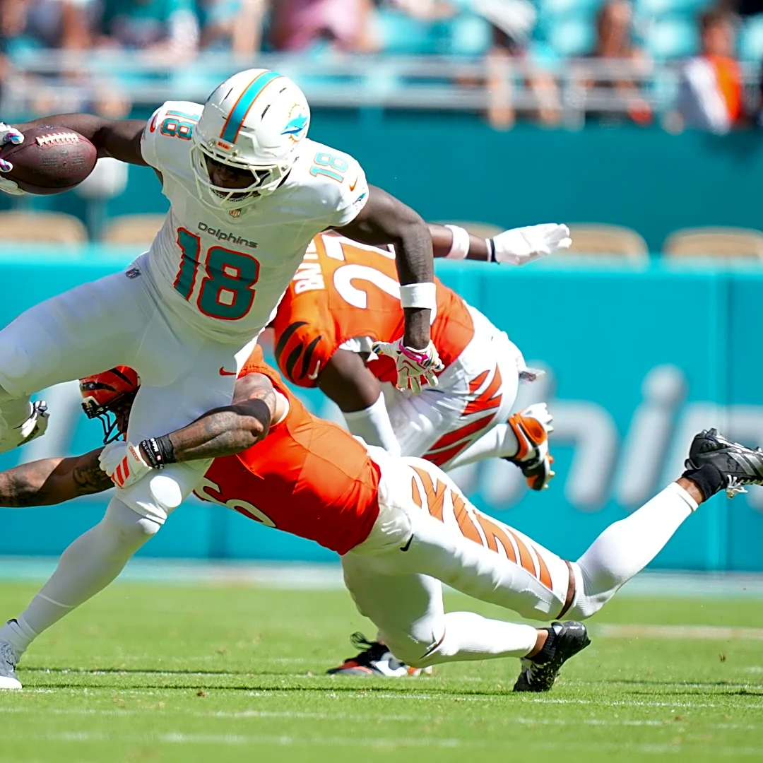 Dolphins' Douglas, Bell have shared only 34 snaps in 2026 season