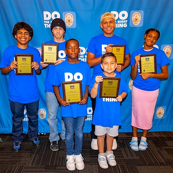 Do the Right Thing awards $95k in scholarships to 2026 graduates