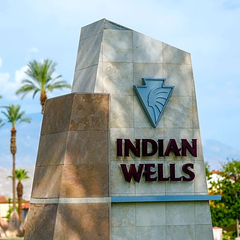 Driver dies in early morning crash on Highway 111 in Indian Wells