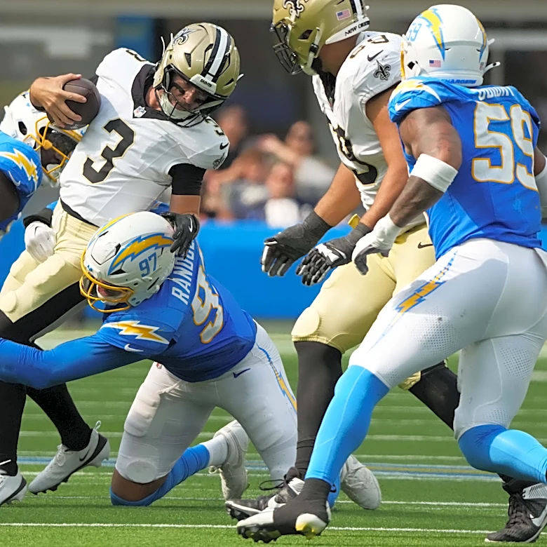 Panthers reportedly trade for defender amid roster cuts