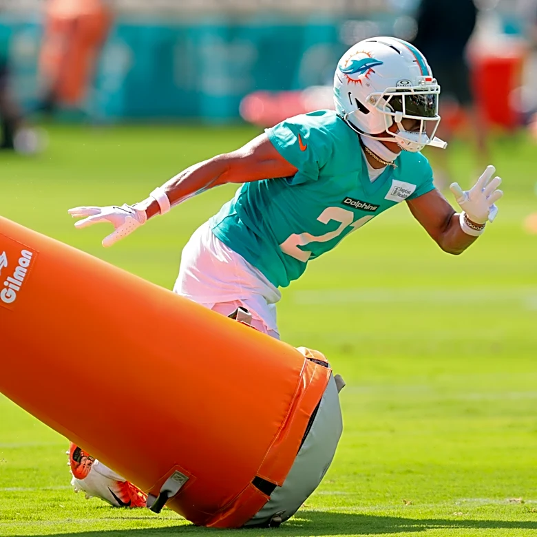 Report: Panthers adding CB, bringing back OLB to practice squad