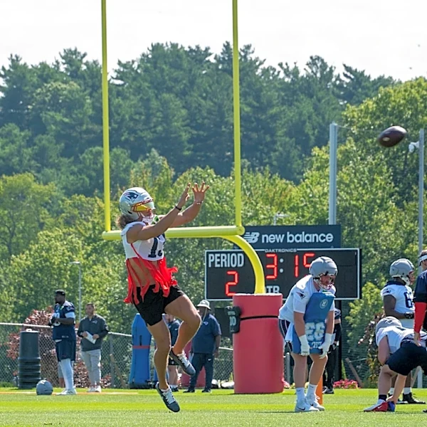 Mack Hollins keeps signing, smiling, and winning over New England