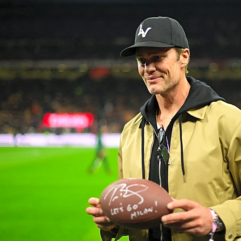 NFL legend not fan of Tom Brady going to WWE
