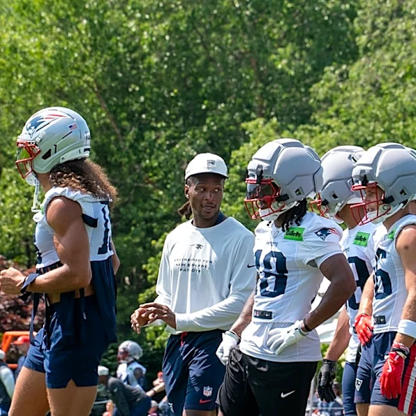 Mike Vrabel provides crucial update on DeAndre Hopkins' Patriots role
