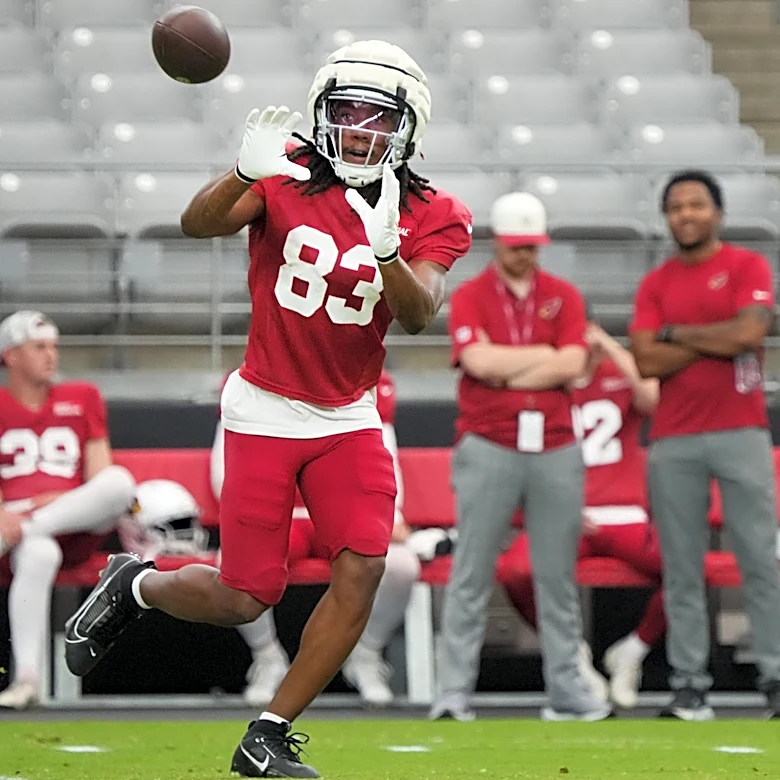 Patriots release rookie TE, add another WR to crowded room