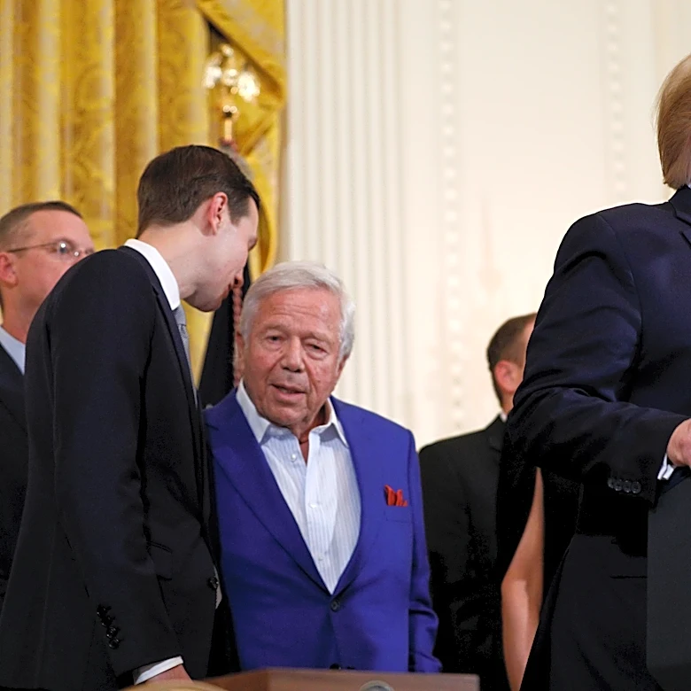 Donald Trump mentions Patriots in response to impromptu NFL question