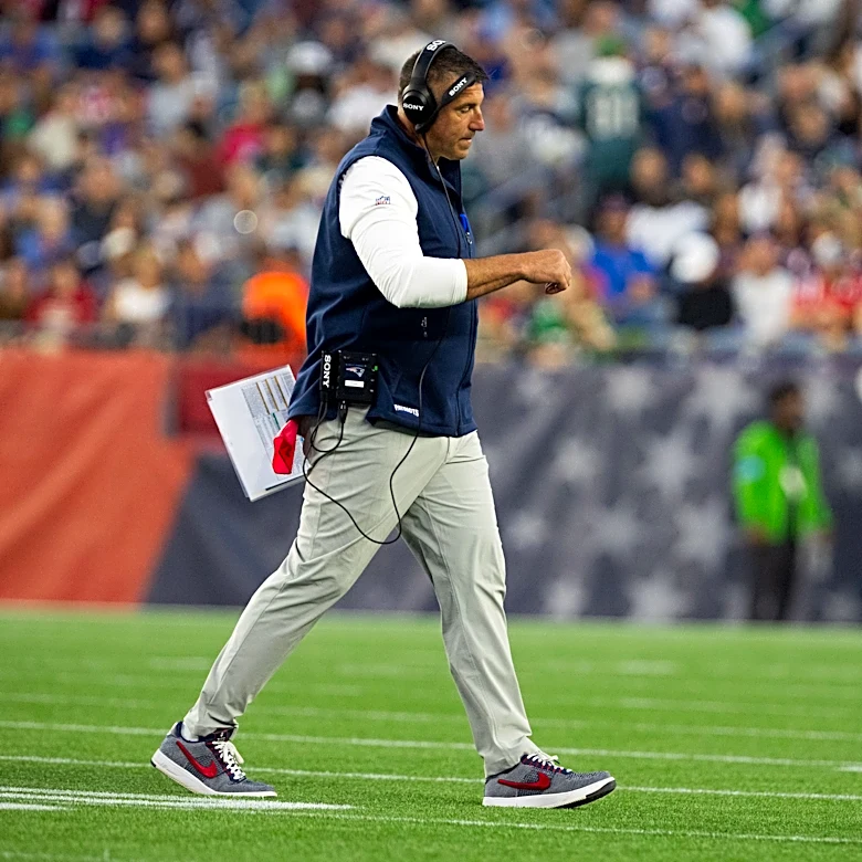 Mike Vrabel addresses Christian Gonzalez’s contract frustrations