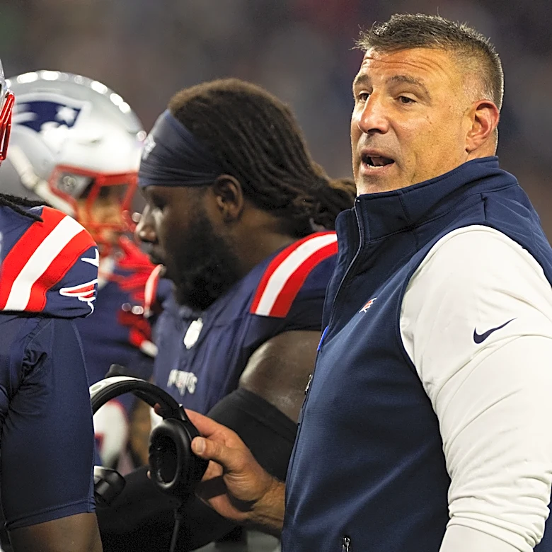 Mike Vrabel provides somewhat optimistic update on two key players