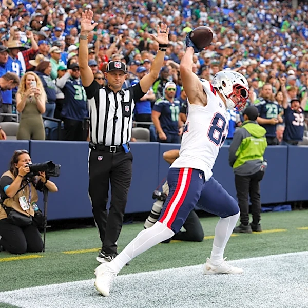 Watch: Patriots rookie scores first NFL touchdown against Seahawks