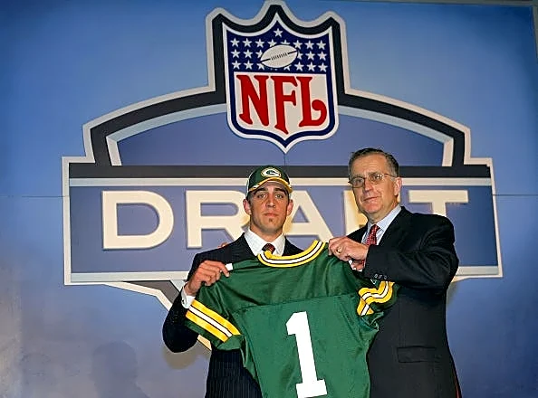 Patriots Coach shares wild Aaron Rodgers draft-day connection