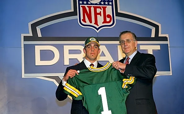 Patriots Coach shares wild Aaron Rodgers draft-day connection
