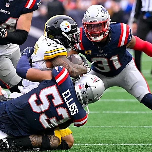 Watch: Patriots LB delivers crushing strip sack on Aaron Rodgers