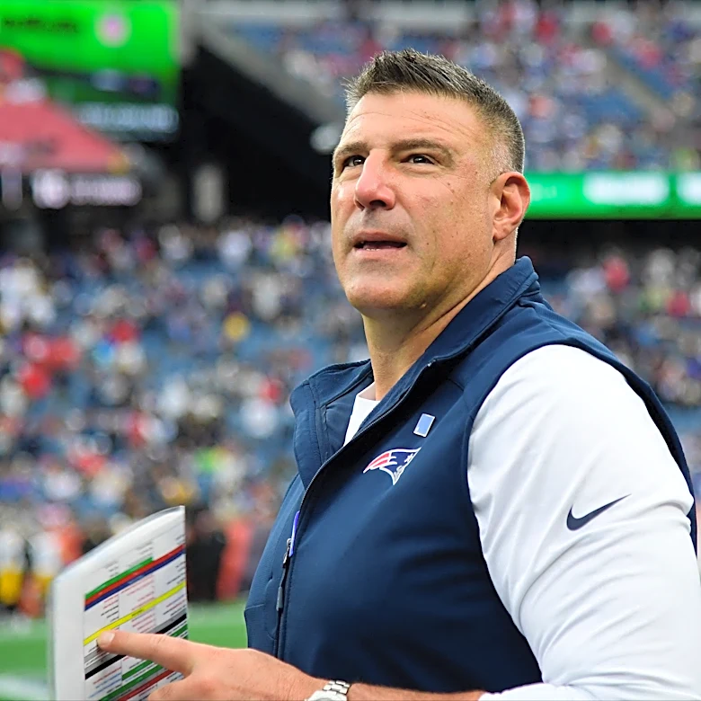 Patriots coach Mike Vrabel gets candid about offensive play-calling