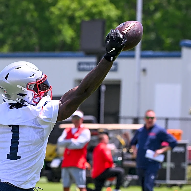Positive A.J. Brown update for Patriots after blowout loss to Jaguars