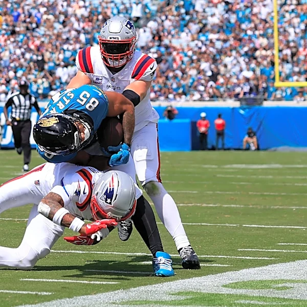 Best and worst defensive PFF grades for Patriots in loss to Jaguars