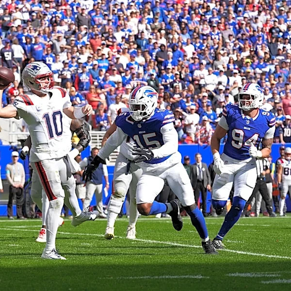 Studs and duds in Patriots 29-26 upset win over Bills