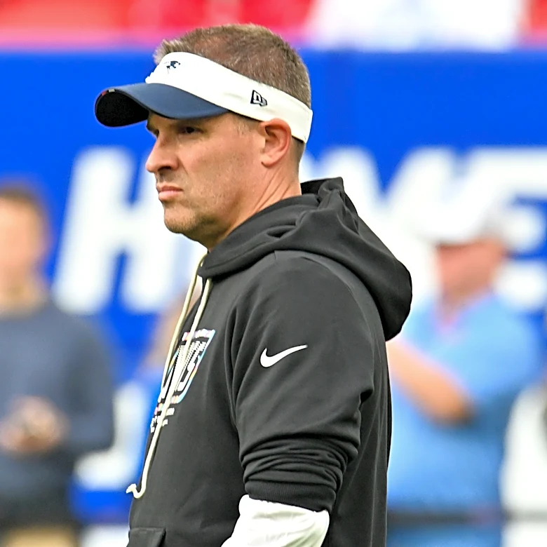 Josh McDaniels described Patriots' offensive line with one word