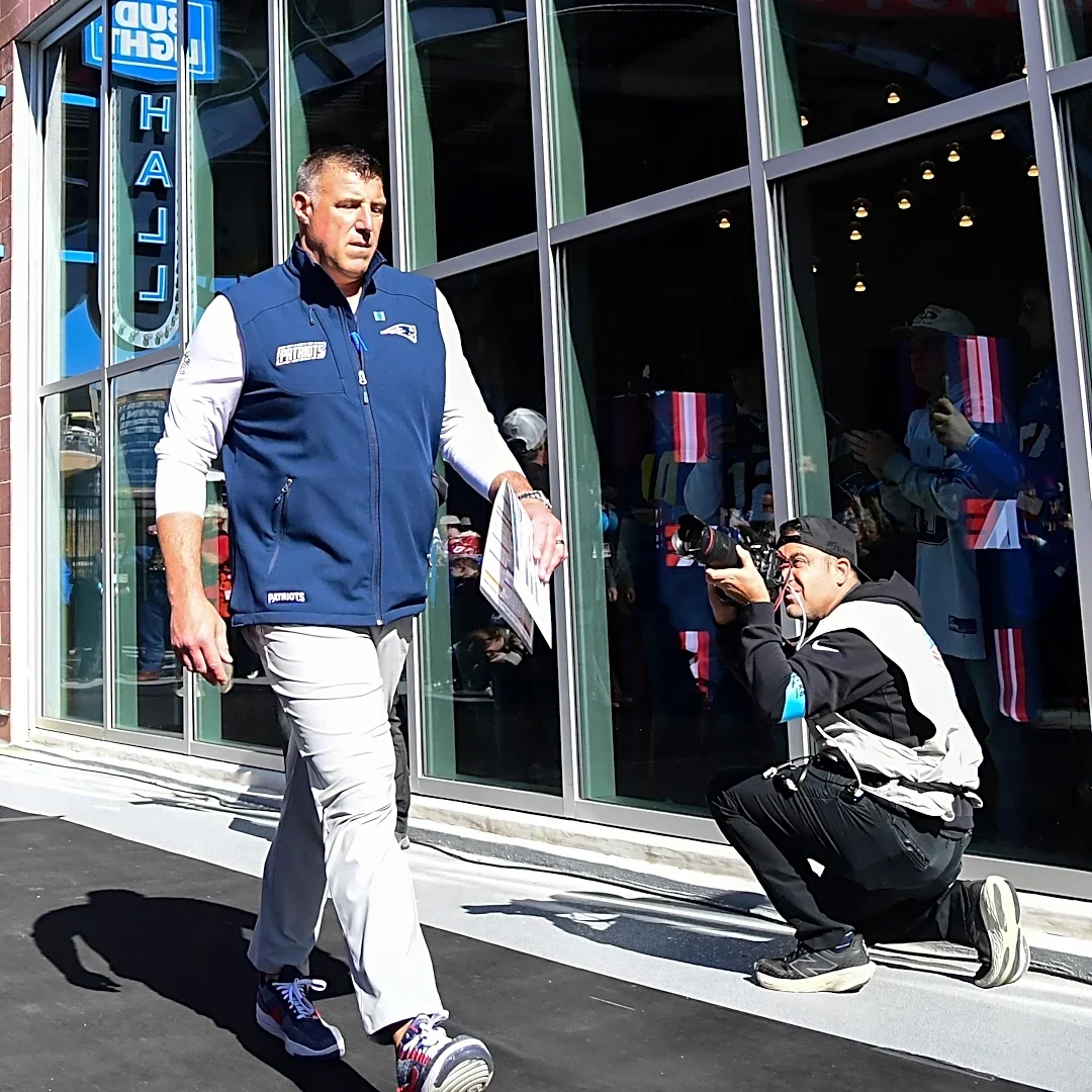 Mike Vrabel calls Patriots turnovers an 'embarrassment' in blunt rant