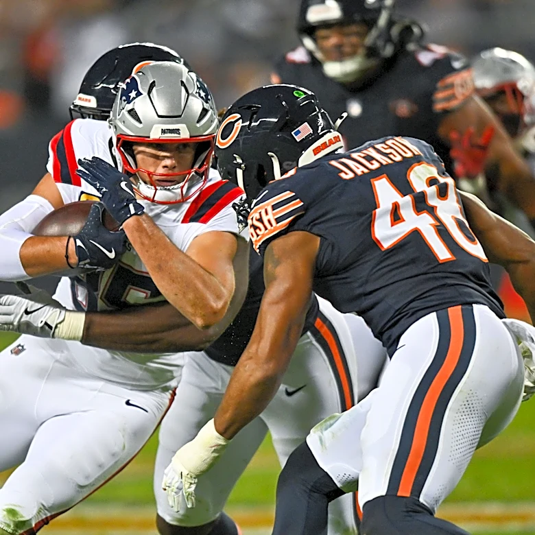 Best and worst offensive PFF grades for Patriots in loss to Bears