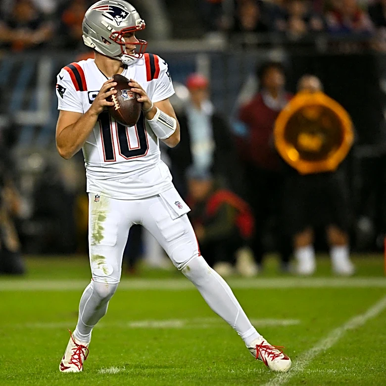 NFL world reacts to Patriots' miracle first-half touchdown vs. Bears