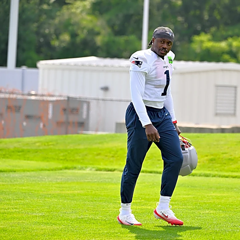 Patriots get bad news on A.J. Brown injury front