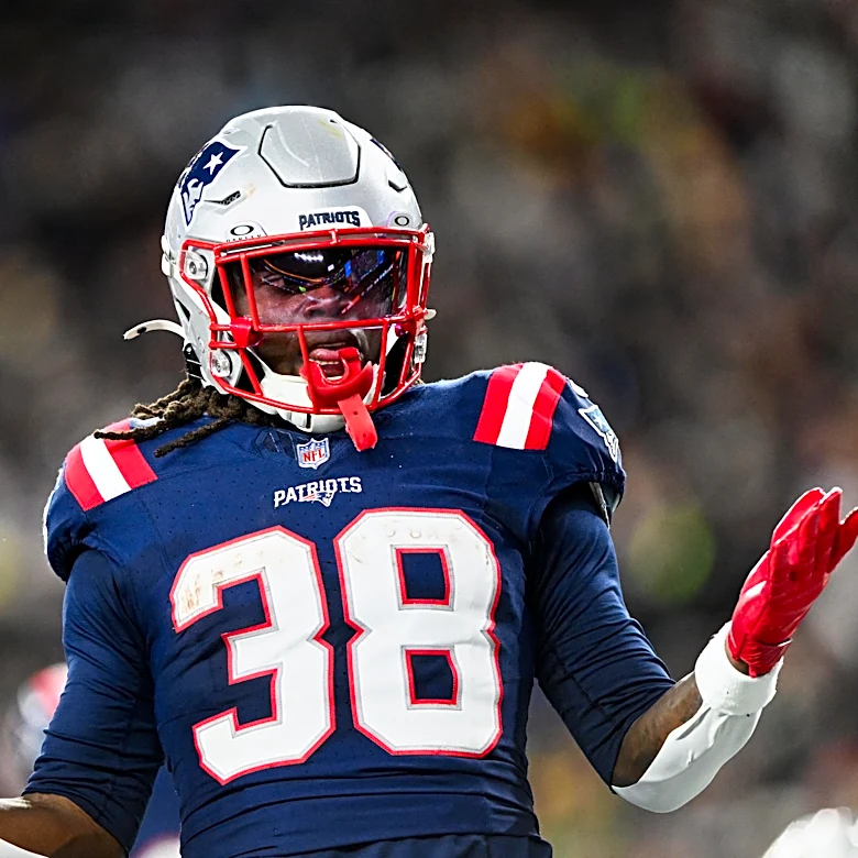 Patriots reveal uniforms for Week 8 matchup against Dolphins