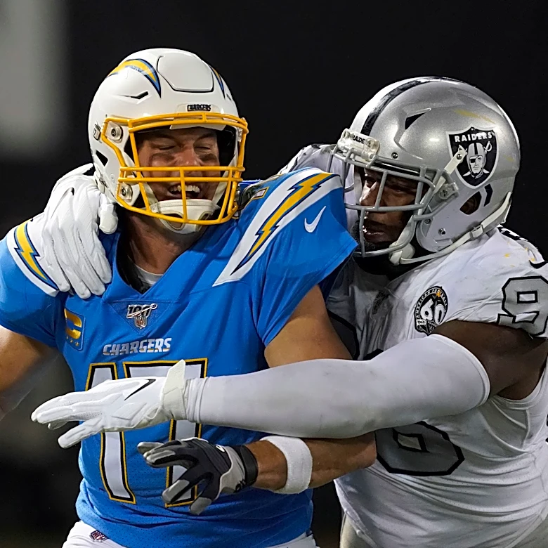 Dolphins sign free agent former Raiders first round pick