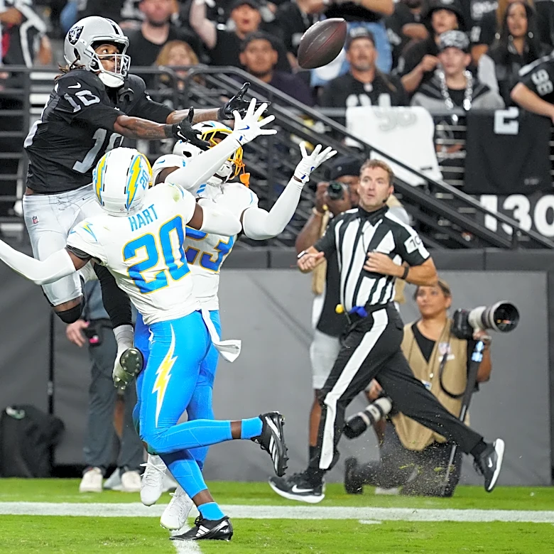 Raiders send WR Dont'e Thornton to IR and bring veteran LB back