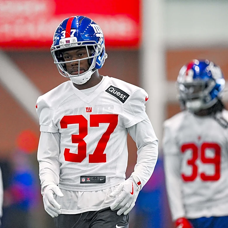 Raiders work out towering former Giants, Commanders veteran cornerback