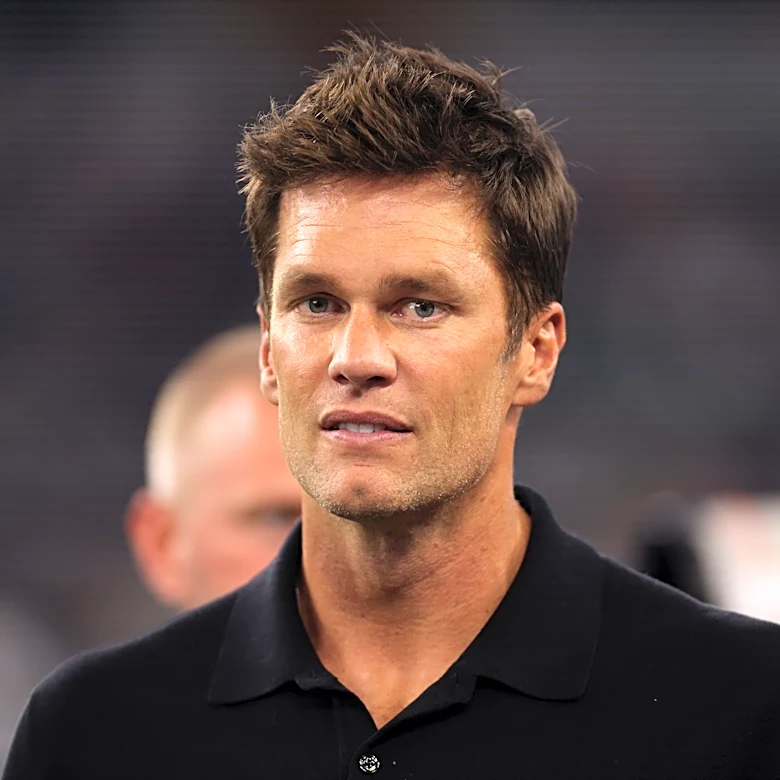 'Just ask Tom!': Raiders QBs amazed at how available Tom Brady has been