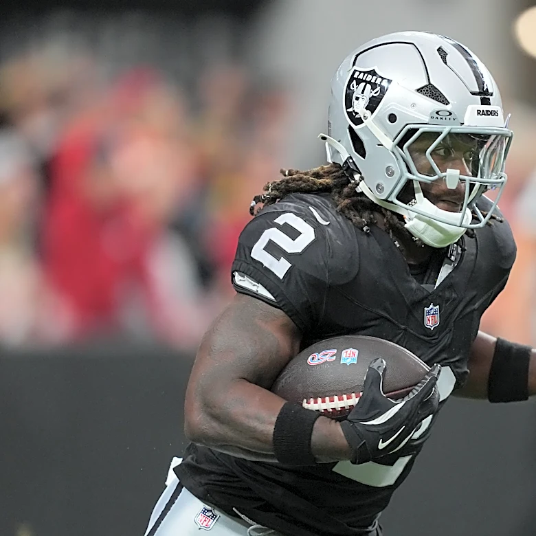 Watch: RB Ashton Jeanty making cuts, catching passes in Raiders practice
