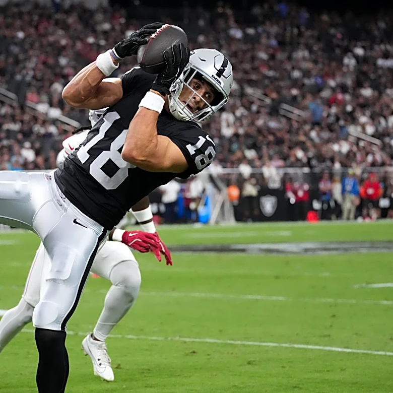 2 Raiders who must step up following Brock Bowers' injury setback