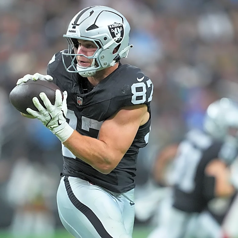 Raiders lock in TE Michael Mayer with big time 3-year extension