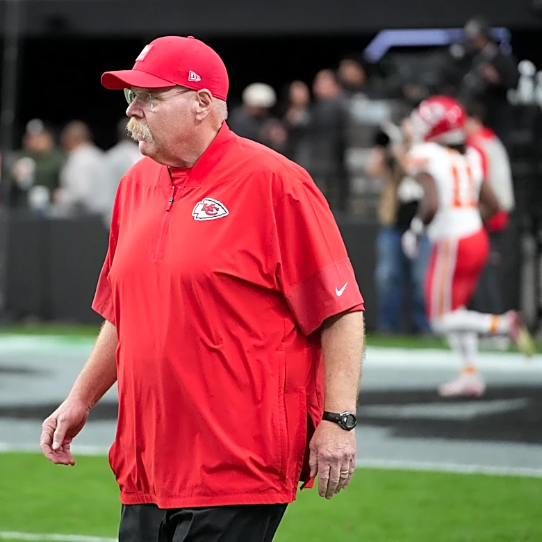 Raiders, Chiefs head coaches have very different approaches to rivalry game