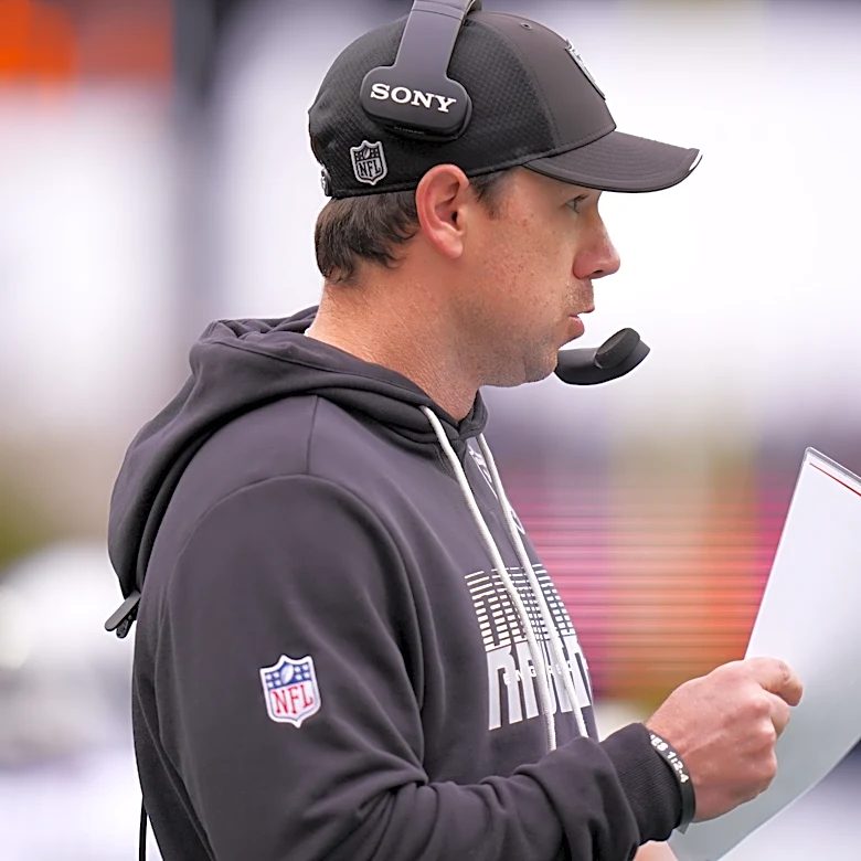 Klint Kubiak says he gave up on the Raiders' run game too soon