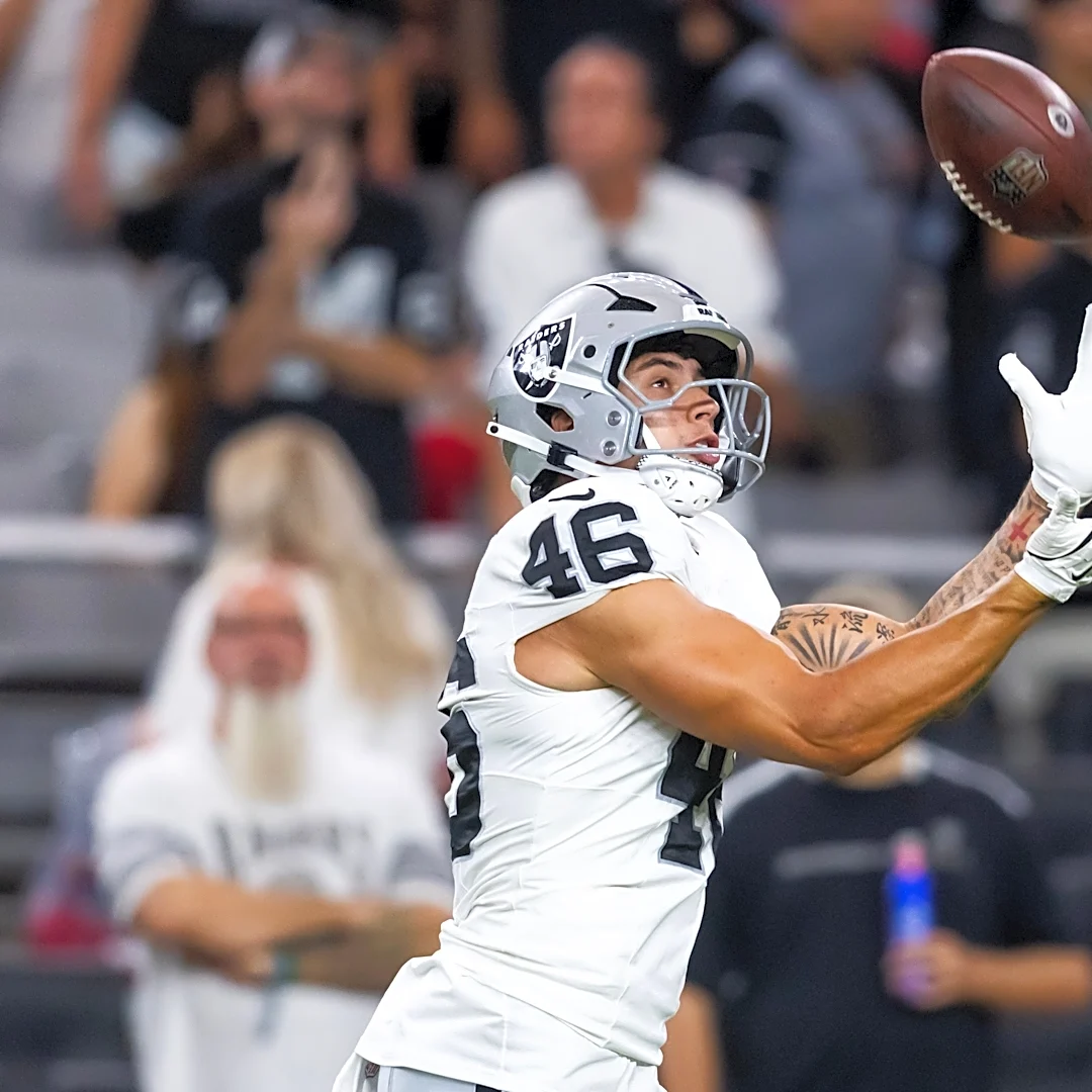 Raiders get promising young tight end back at practice from injury