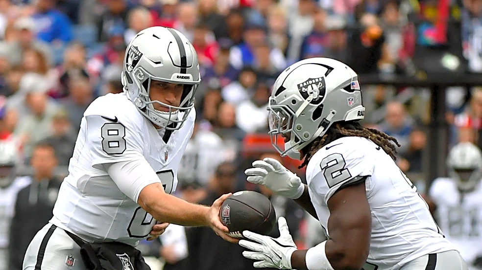 Raiders Week 6 fantasy start/sit vs. Bills with Jeanty's foot in focus