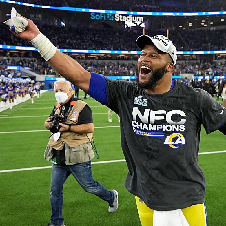 NFL world reacts to Aaron Donald coming out of retirement