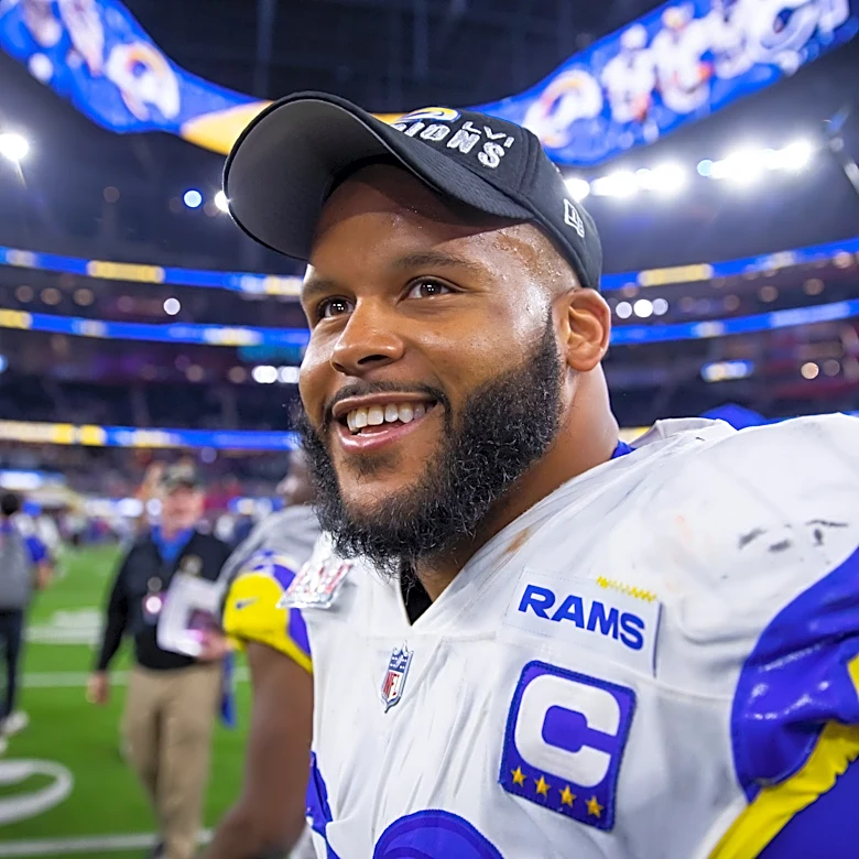 Watch: Aaron Donald posts awesome montage to announce Rams return