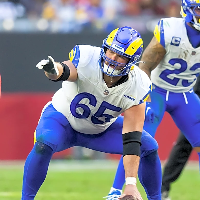 Rams' Coleman Shelton was PFF's highest-graded center of Week 1
